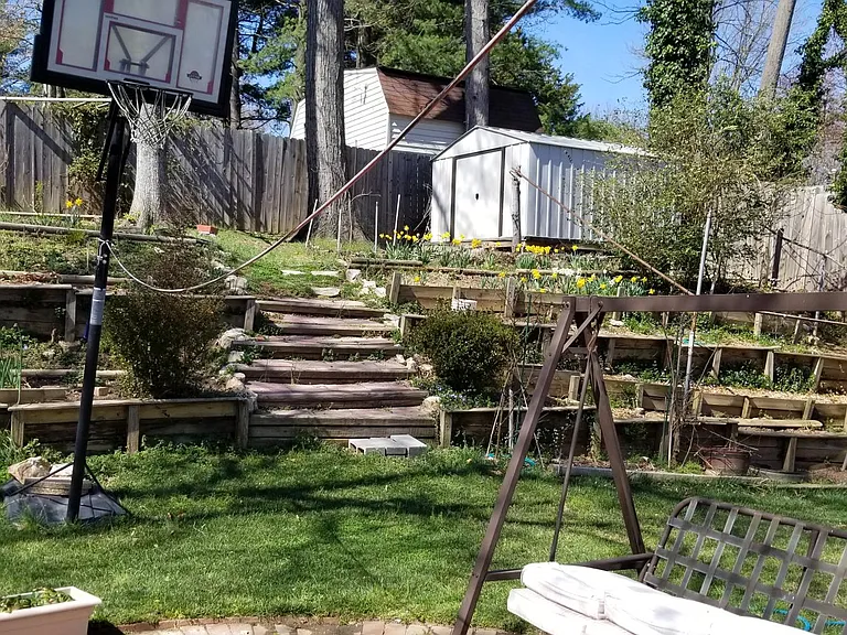 9005 Andromeda Dr — Photo 2
