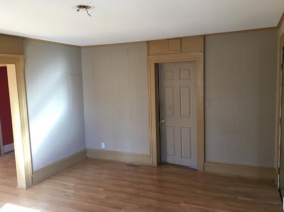 2nd image of 1603 E Myrtle Ave
