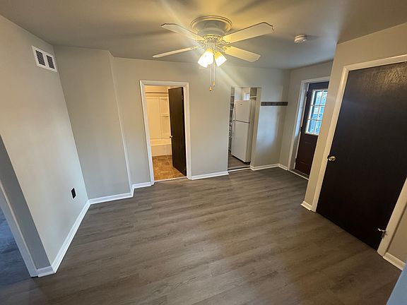 2nd image of 609 W 2nd St APT 1