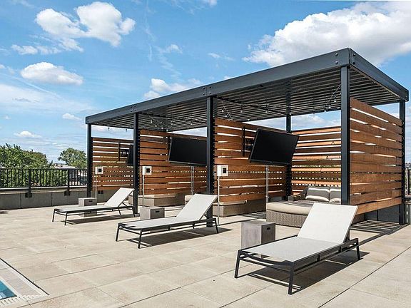 2nd image of 2497 N Milwaukee Ave #660