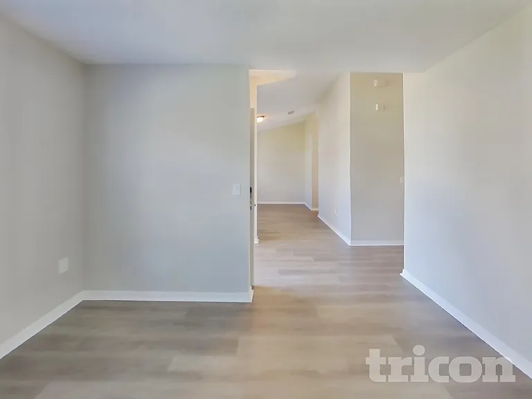 1044 Darlington Ct — Photo 18