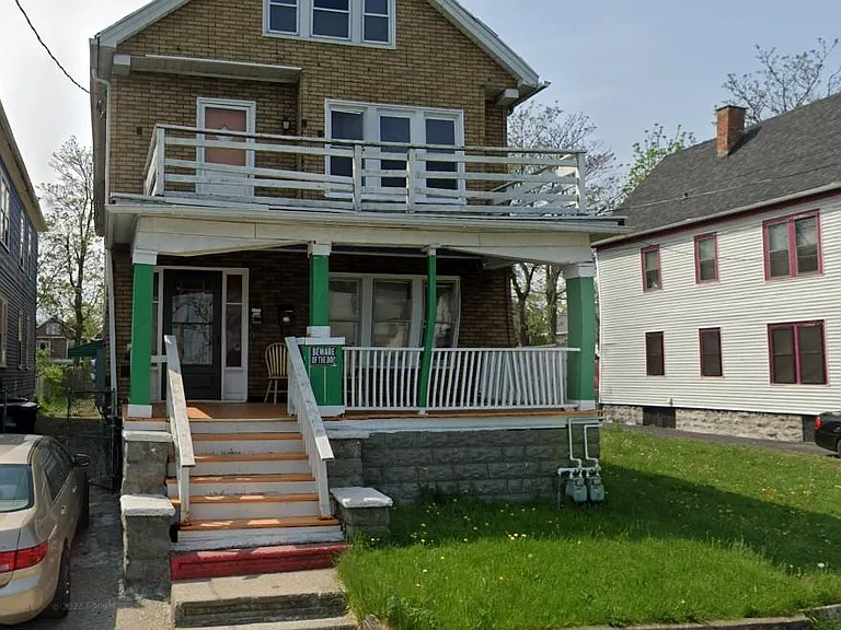 256 Rodney Ave — Photo 1