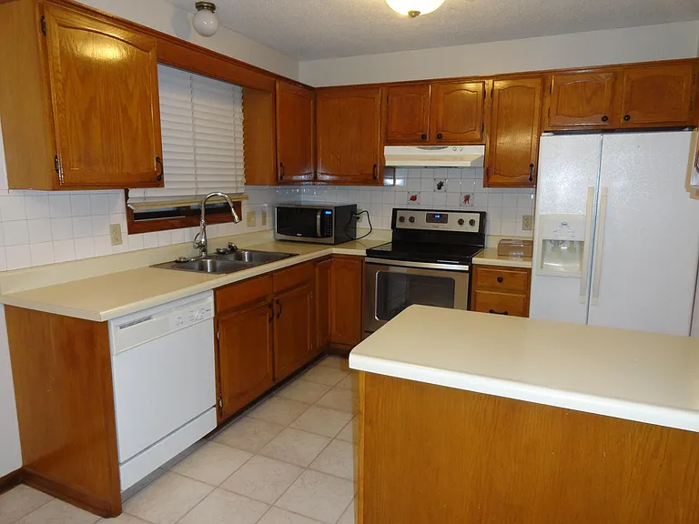 1852 Evergreen Dr NW — Photo 13