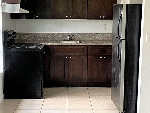 5th image of 1317 NE 5th Ave APT 4