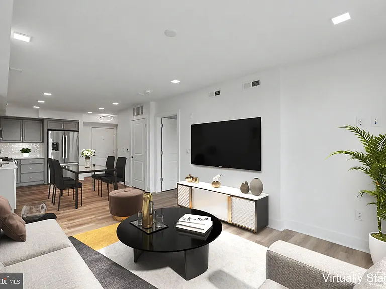 701 N Henry St #502 — Photo 38