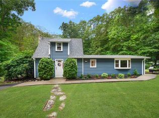930 Knotty Oak Rd, Coventry, RI 02816