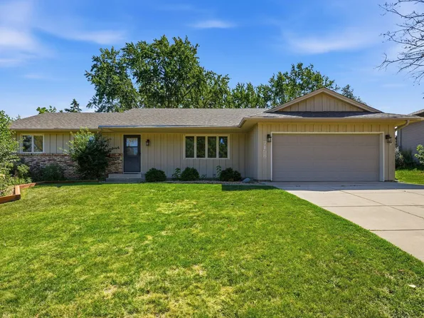 7158 Upper 139th St W, Apple Valley, MN 55124
