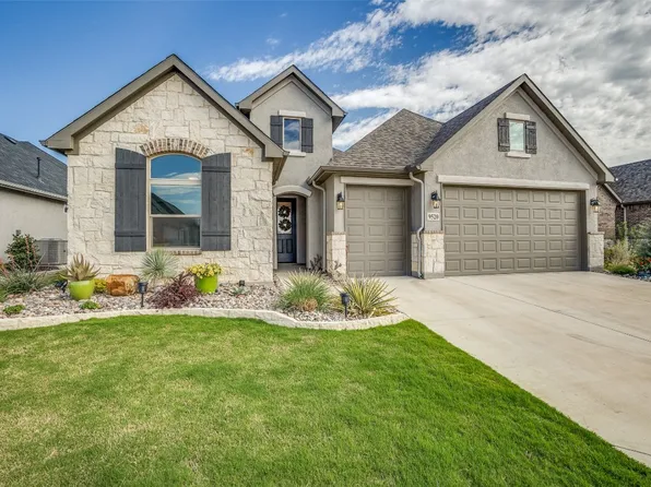 9520 Siltstone Dr, Denton, TX 76207