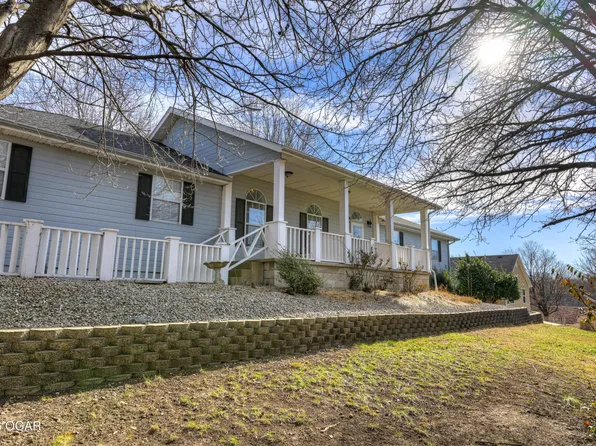 1007 Joanne Dr, Webb City, MO 64870