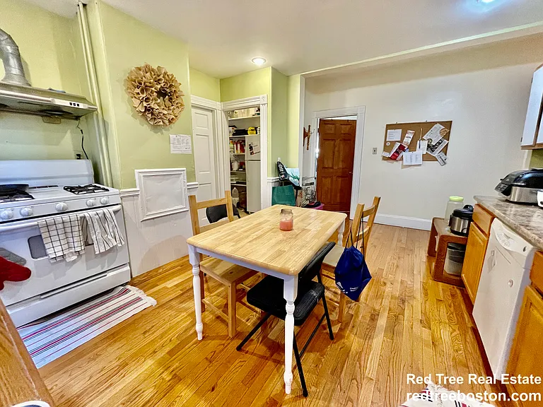 46 Aspinwall Ave #2F — Photo 24