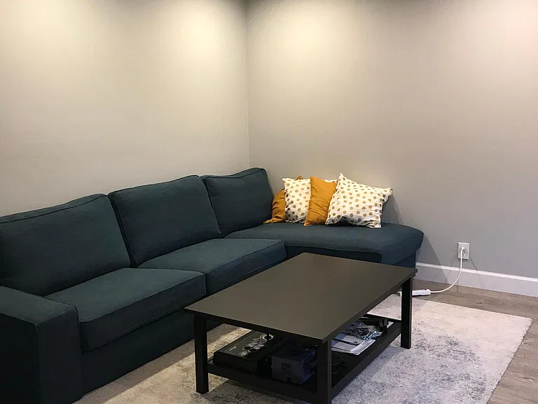 383 Roosevelt Ave — Photo 4
