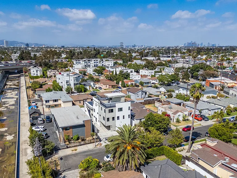 5933 Comey — Photo 84