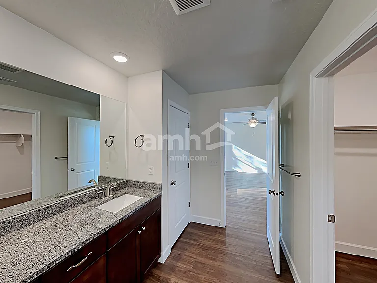 2992 S Village Dr — Photo 11