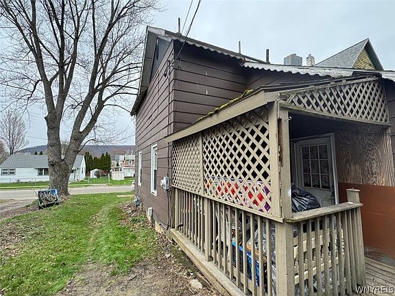 3rd image of 246 E 3rd St