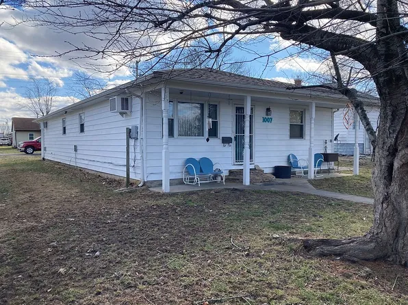 1006 E Carter St, Marion, IL 62959