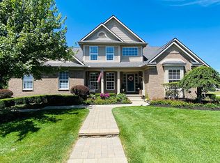 1009 Carriage Trace Blvd, South Lyon, MI 48178