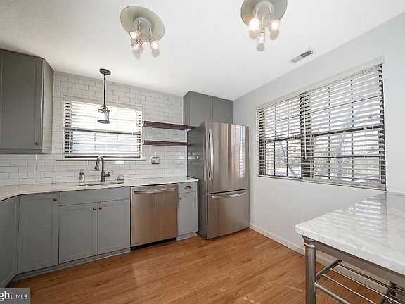 5th image of 4 Rittenhouse #181