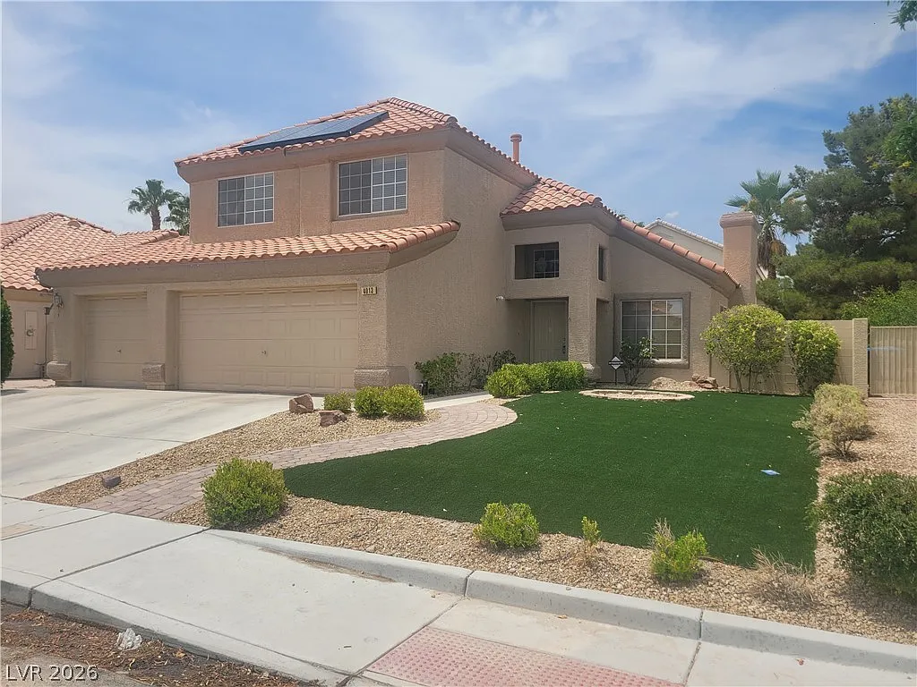 4 bed, 2.5 bath, 2201 sqft, $2,500 — Photo 4