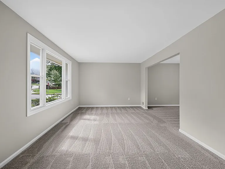4898 Wheatstone Dr — Photo 4