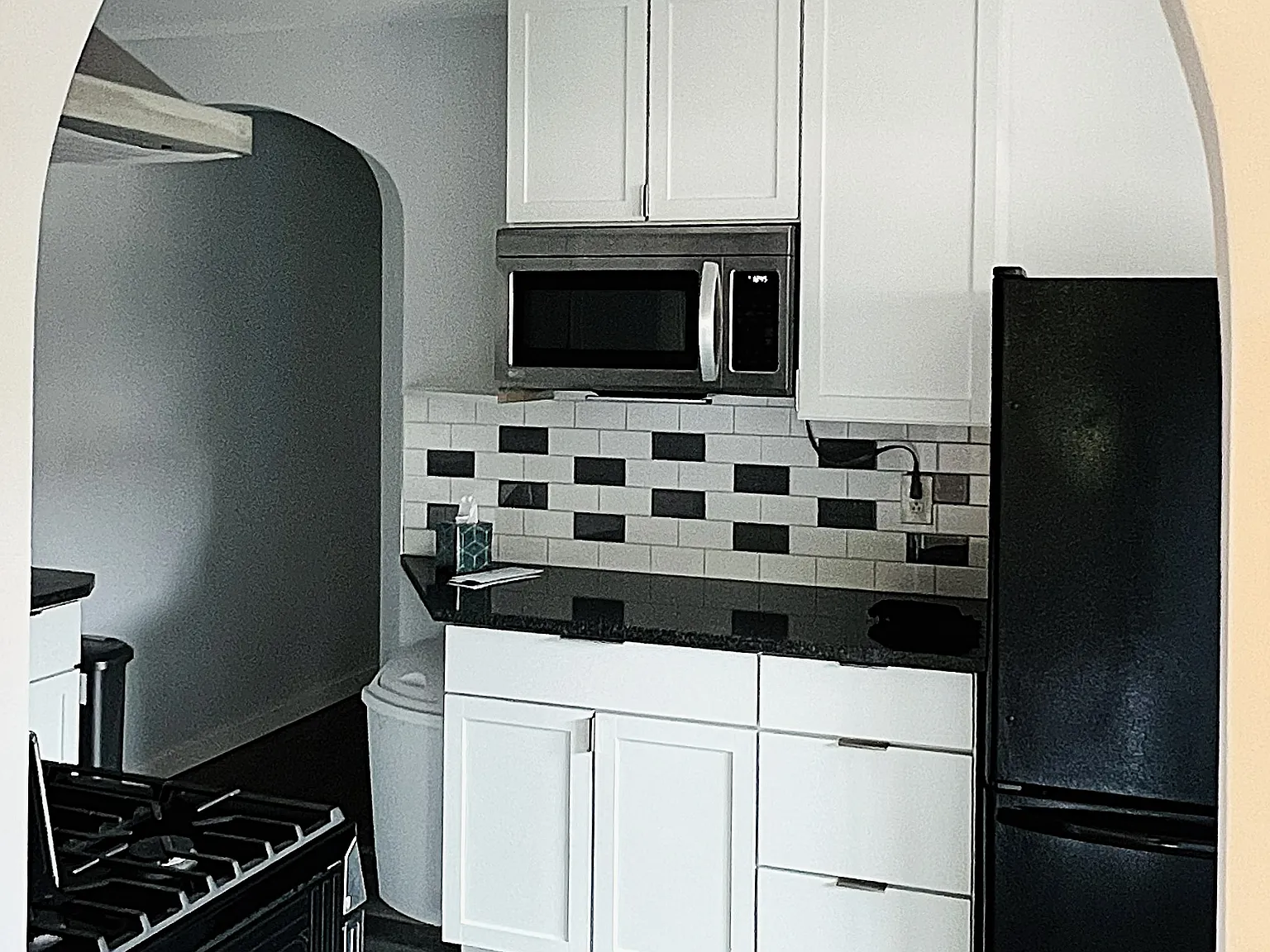 3 bed, 1014 sqft, $2,050 — Photo 2