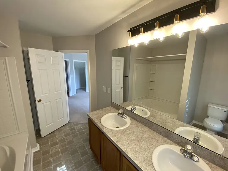 137 Fairgreen St — Photo 17