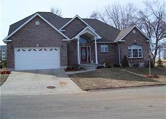 2nd image of 831 Pinehurst Dr