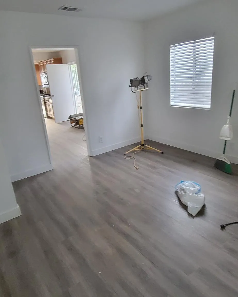 212 S Walnut St — Photo 4