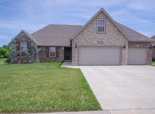 3420 W Hestand St, Springfield, MO 65803