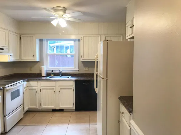 3305 Cottage Pl, Greensboro, NC 27455