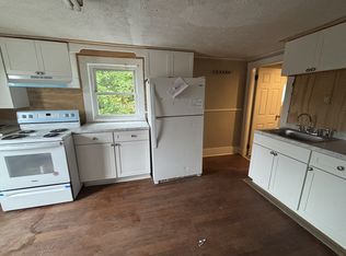 20 Cherry St #B, Millinocket, ME 04462
