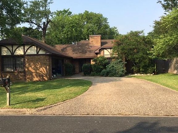 3rd image of 8106 Bunker Hill Ct