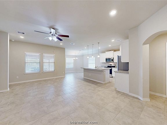 4th image of 2060 Chief St