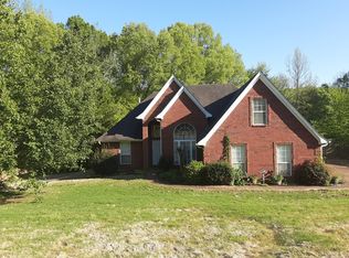 60 Country Forest Dr, Oakland, TN 38060