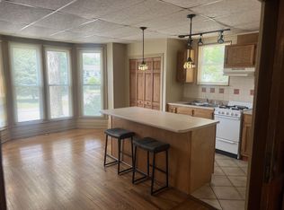 408 Michigan Ave APT 1W, Valparaiso, IN 46383