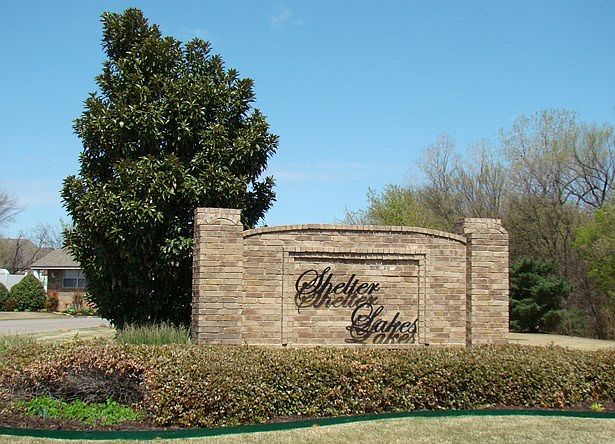 1st image of 5 NW Shelter Lake Dr