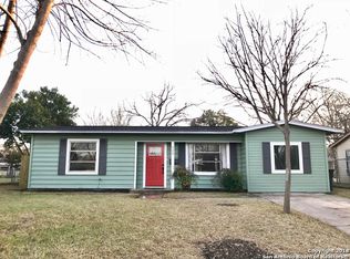 322 Storeywood Dr, San Antonio, TX 78213