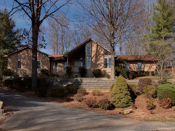2nd image of 1342 Chestnut Mountain Dr