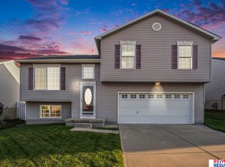 8765 Kimball St, Omaha, NE 68122
