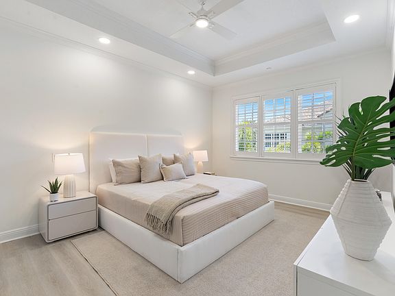 3rd image of 504 SE 7th Street #202