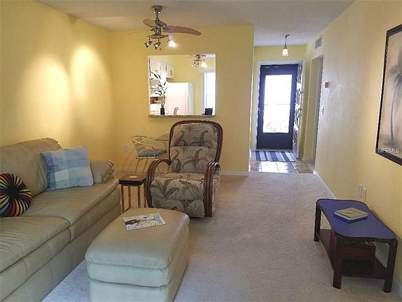3rd image of 1376 Mission Hills Blvd