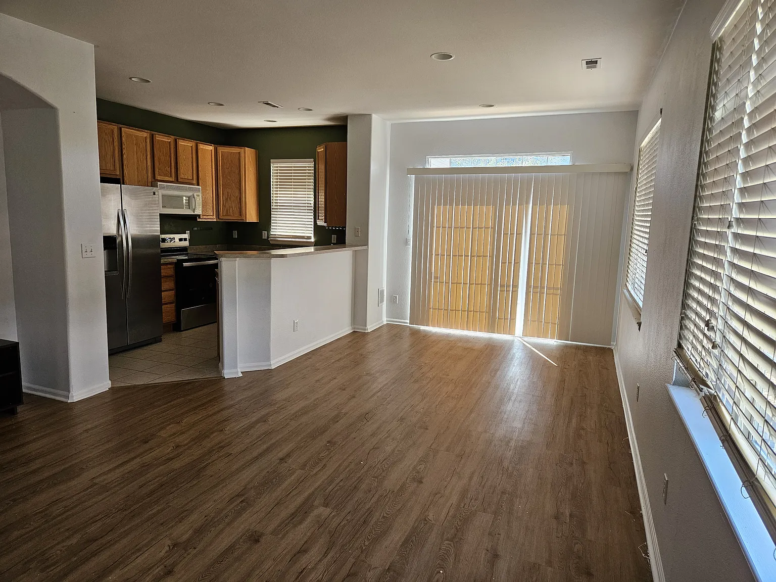 2 bed, 1439 sqft, $2,150 — Photo 2