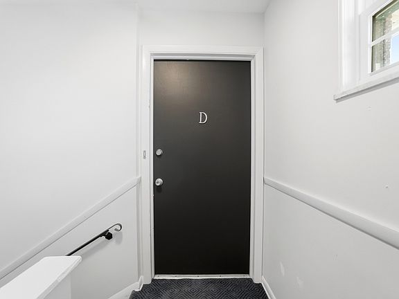 5th image of 1545 King Ave APT D
