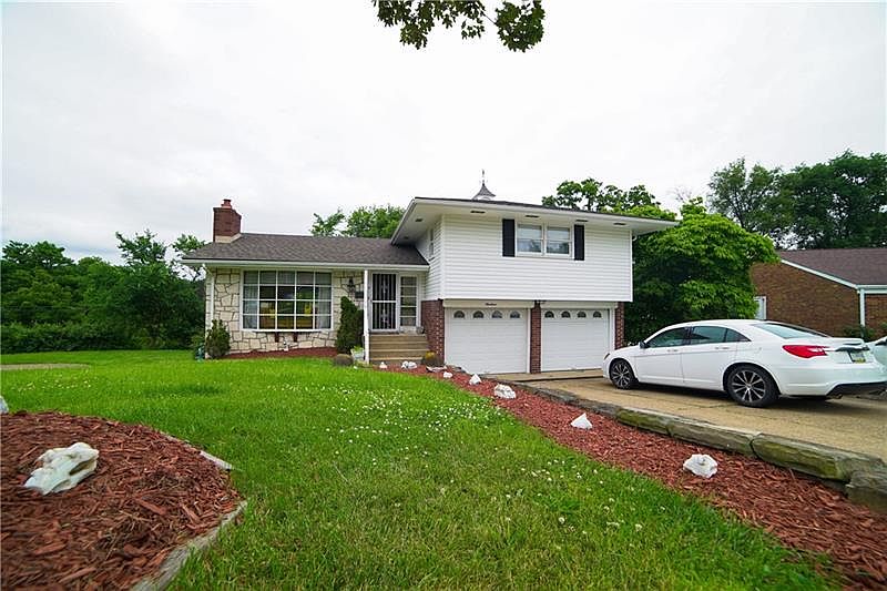 1st image of 19 Greenbriar Dr