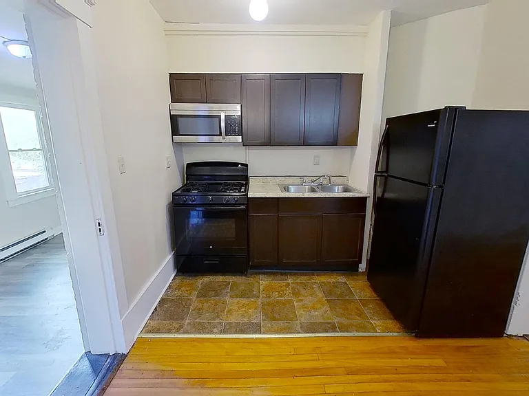 568 Park Ave #2 — Photo 1