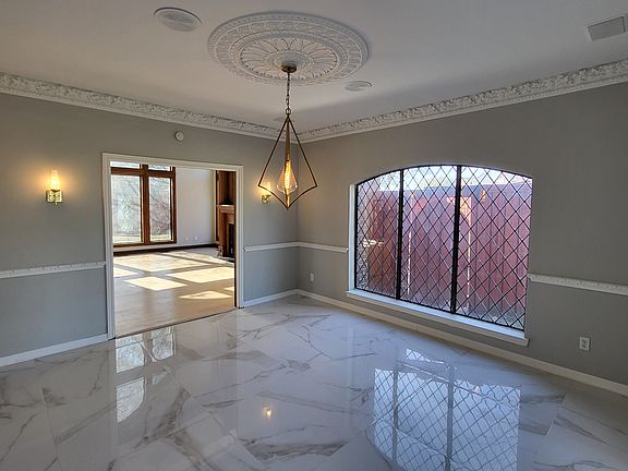 5th image of 1806 Cottonwood Valley Cir S
