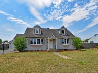 286 Wildermere St, Chicopee, MA 01020