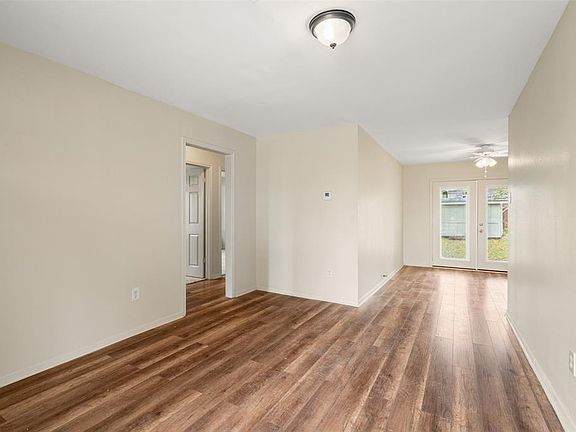 3rd image of 10914 Fairland Dr