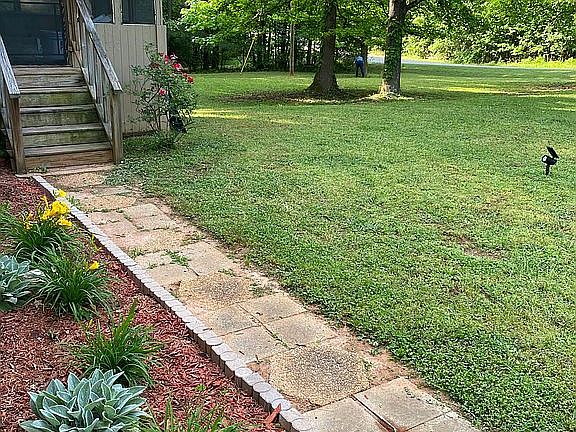 3rd image of 137 Windy Hill Ct