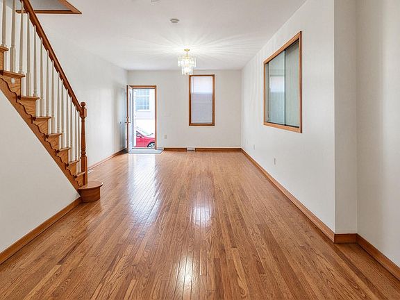 4th image of 1813 E Hazzard St