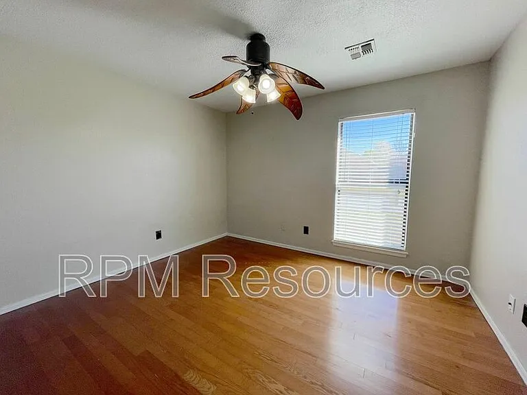 12401 SW 4th St — Photo 8